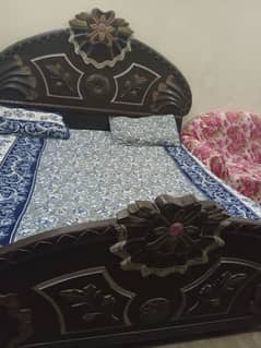 Bed set . . daresing wegera sht sofa bhi h moqamal set