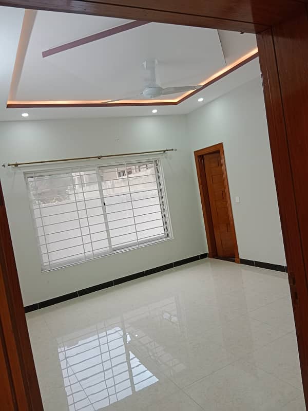 Like Brend new House available for rent Pani bjli 5