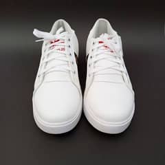 Men's sports shoes white