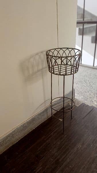 wrought iron planter 2