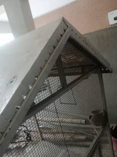 loha  cage. . . . only 1 tym used. . . . its too heavy. . . urgent sale