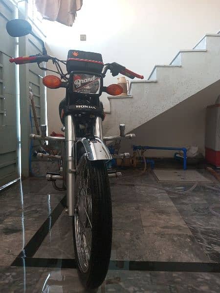 Honda 125 ViP number 804 5