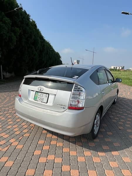 Toyota Prius 2011 4