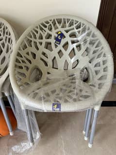 6 chairs with round table