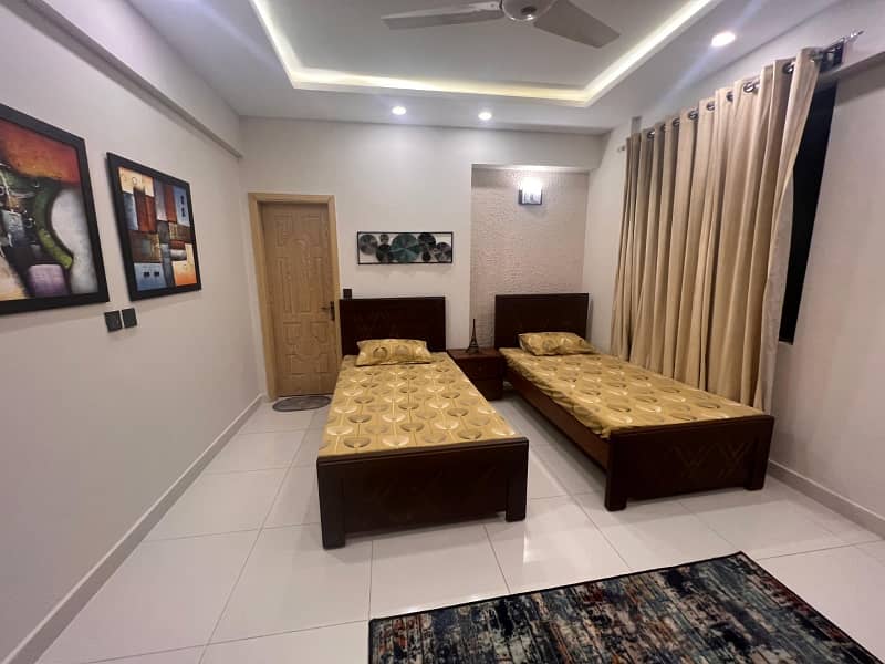 Dha 2 fully furnished appartment for daily weekly basis . 13