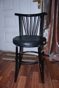 Durable Iron Chair - Perfect for Home or Garden Use