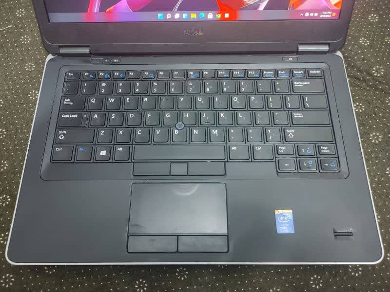 Dell latitude E7440 0