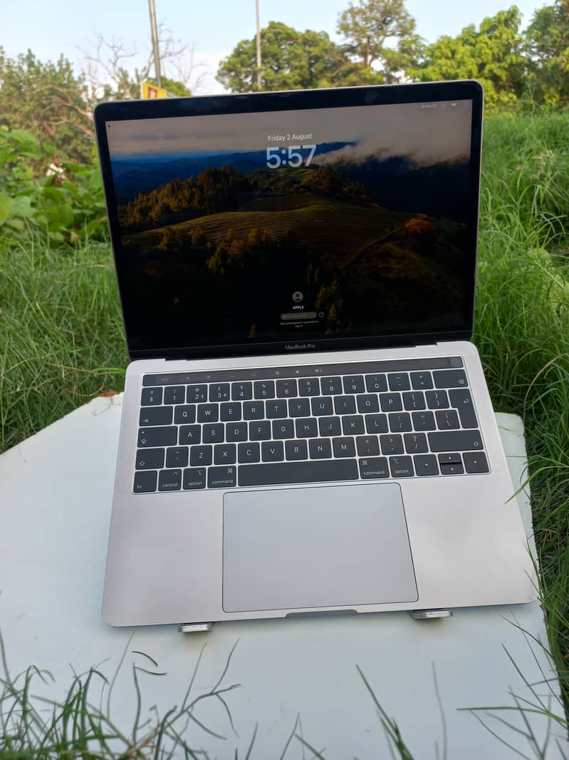 macbook pro 2019 with touch bar 11