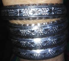 Fashion bangles