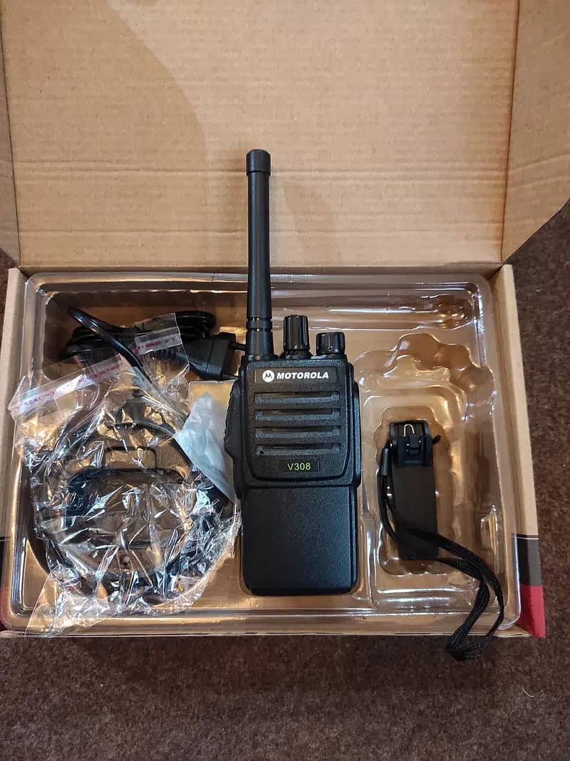 Motorola A8 Dual Band Walkie talkie two way radios device Mag1, 8 Watt 4