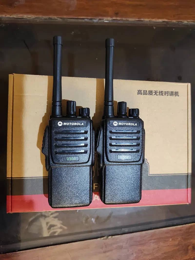 Motorola A8 Dual Band Walkie talkie two way radios device Mag1, 8 Watt 5