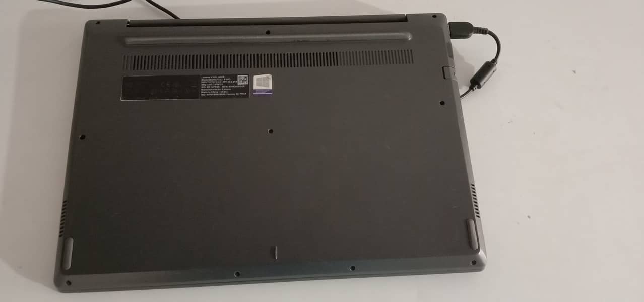 Lenovo ideapad 1