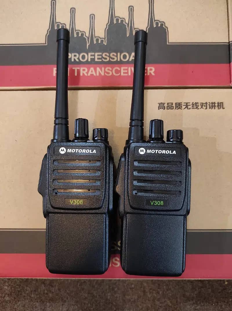 Motorola A8 Dual Band Walkie talkie (2Pcs) two way radios Mag1, 5Watt 6