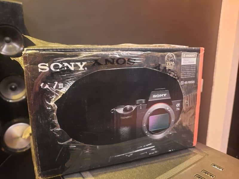 Sony A7iii body with complete box 5