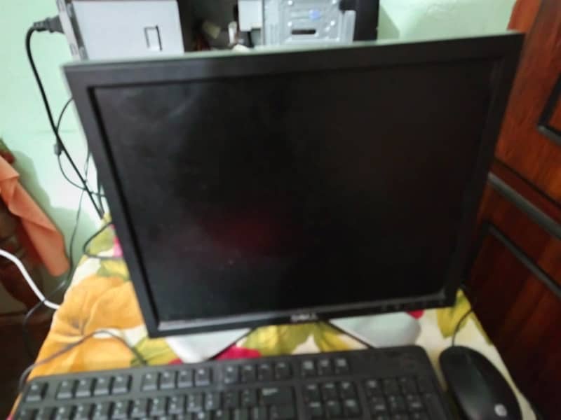 urgent  sale or exchange gaming pc with 17 inch lcd 0