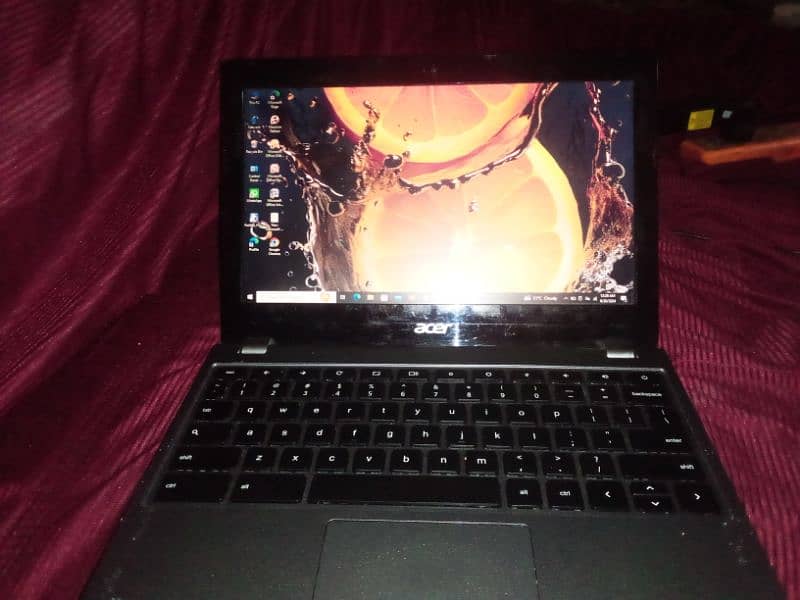 Acer Chromebook windows 10 installed 4gb ram  128 gb ssd 0