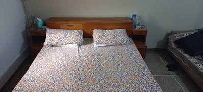 King Size Bed with two side tables 0