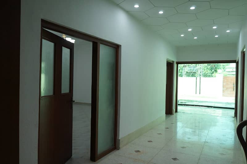 Ideal Building For Rent At Peoples Colony 1 Faisalabad Best For School, Salon, Academy , Clinic 4