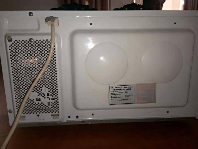 microwave oven for sale in good condition 1