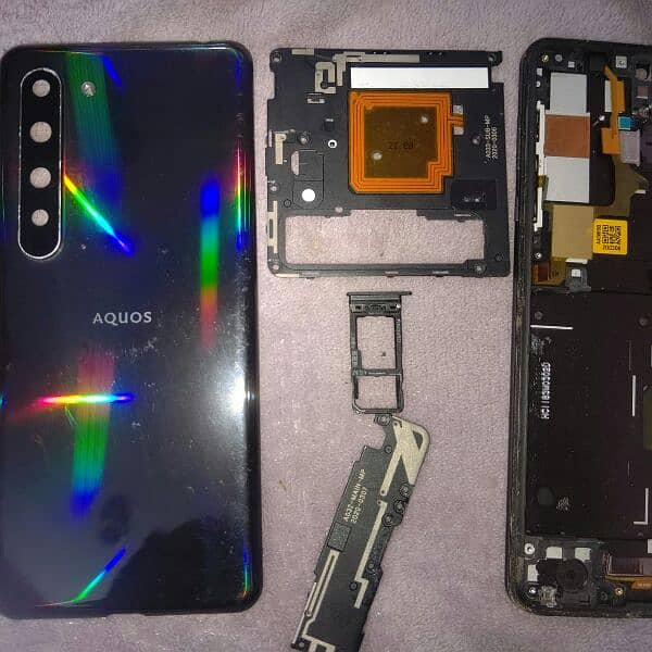 Aquos R5 all parts available 100 % ok 2