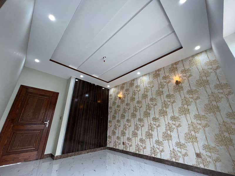 10 Marla New House For Rent Wapda Town Ph1 11