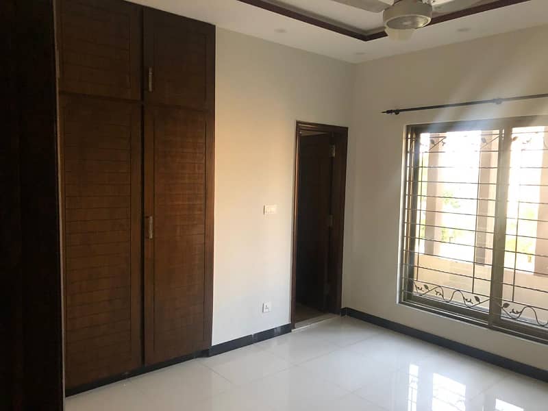 3beds room upper portion is avaiable for rent in dha phase 3 xx block 9