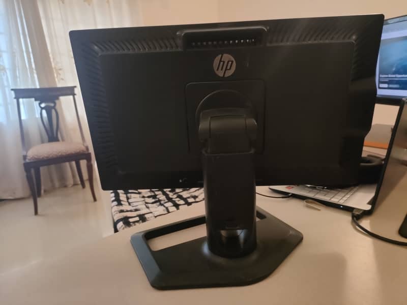 HP ZR2240w  21.5 inch 3