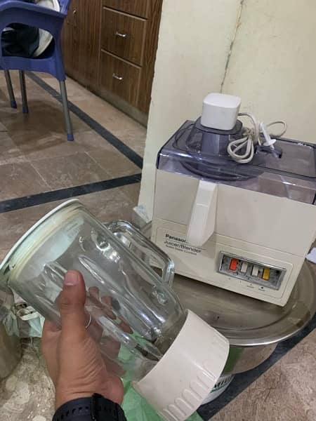 juicer and blender machine almost new 0