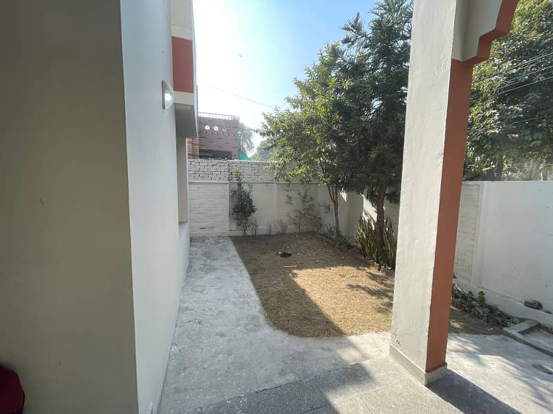 10 Marla 03 Bedroom House available for Rent in Askari-9, Lahore Cantt 4