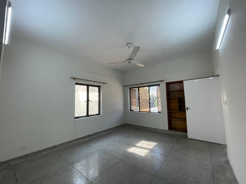 10 Marla 03 Bedroom House available for Rent in Askari-9, Lahore Cantt 22