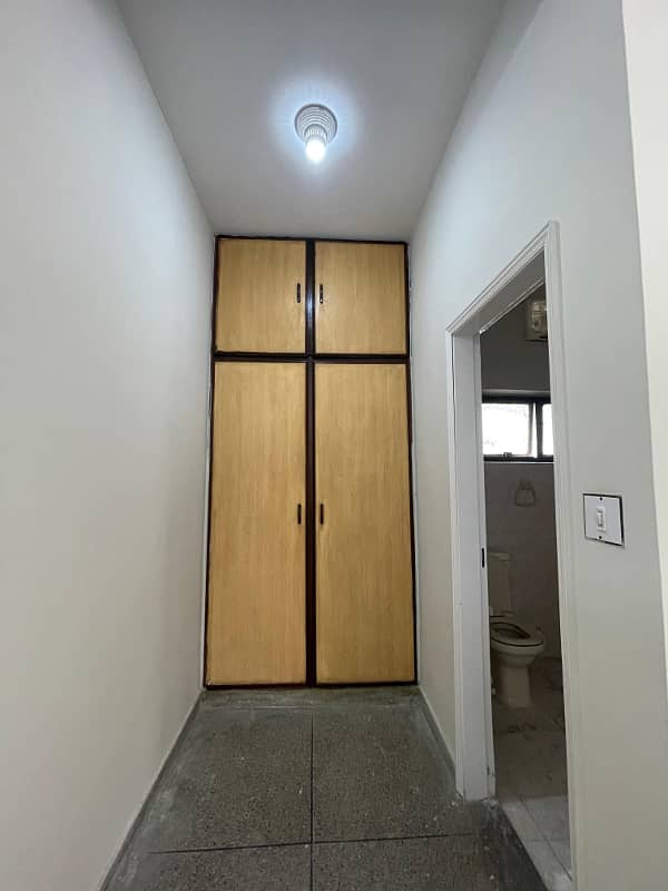 10 Marla 03 Bedroom House available for Rent in Askari-9, Lahore Cantt 24