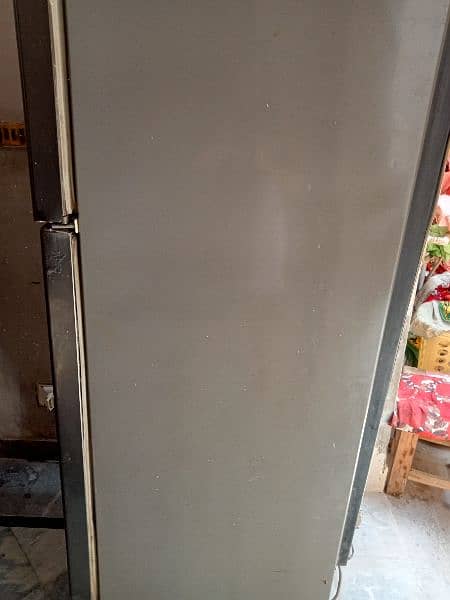 PEL jumbo size fridge in 10/10 condition 1