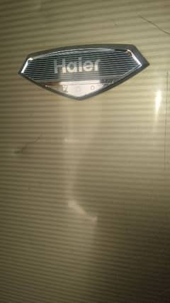 Haier. fridge. medium size. . 0