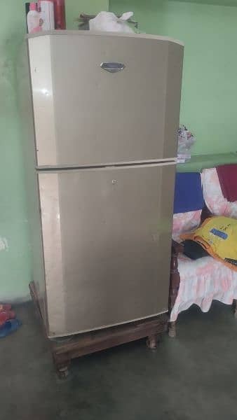 Haier. fridge. medium size. . 3