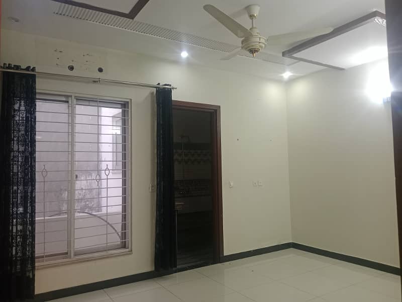 7.5 Marla Like Brand New Beautiful House Available For Sale In Johar Town 24