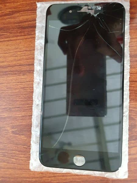 iphone 7 plus panel cracked 1