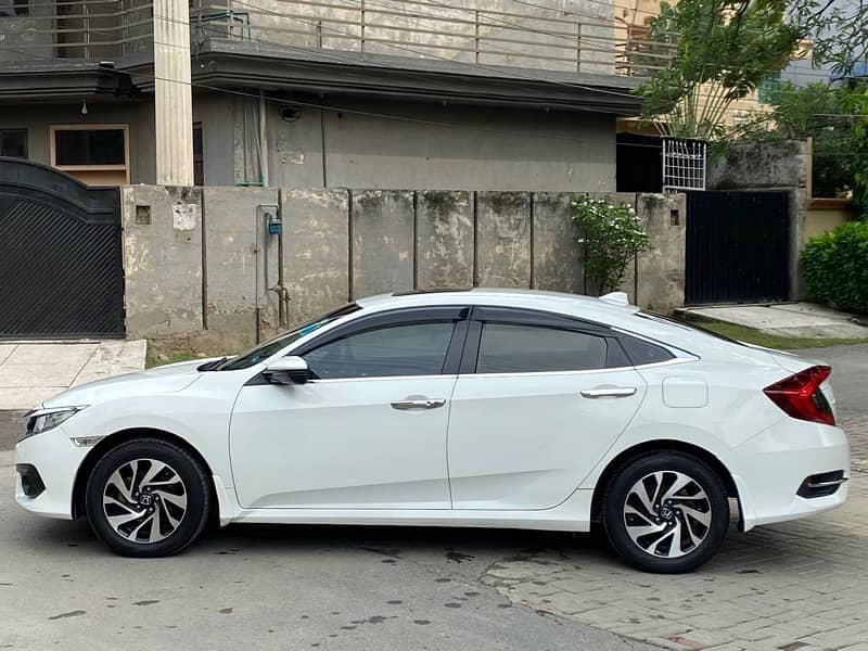 Honda Civic Prosmetic 2017 model total genuine car 2