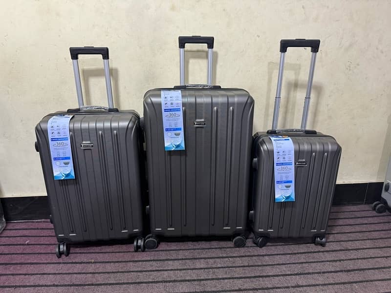 Luggage bags/ travel bags/ trolley bags/ travel suitcases/ attachi 2