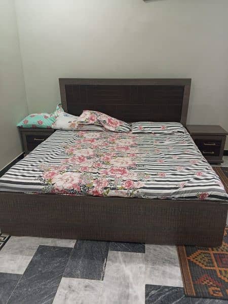 Bed, Iron Table, Almari, Dressing Table 3