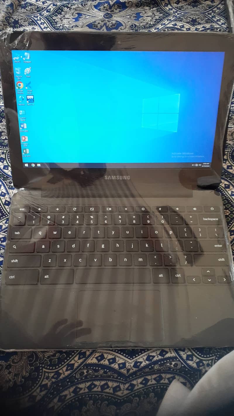 Chromebook laptop 0