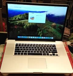 Macbook Pro 17 inch 2010 6gb/500gb Dual Graphics Cards 10/10 Condition