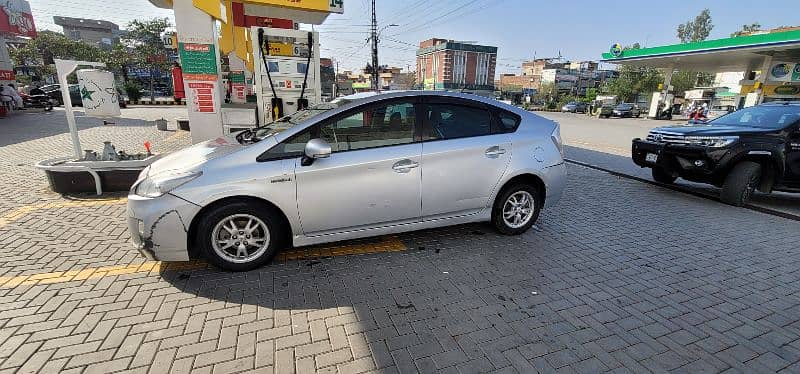 Toyota Prius 2011 1