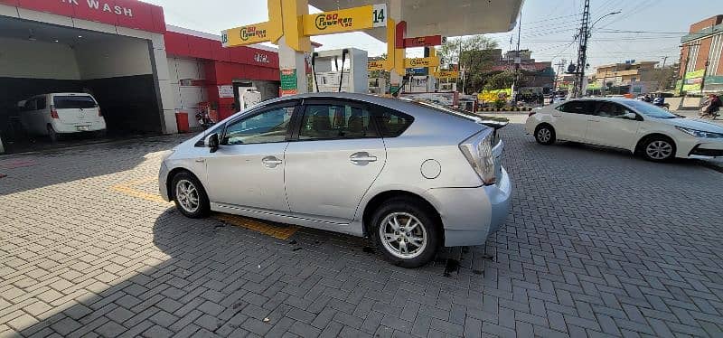 Toyota Prius 2011 15