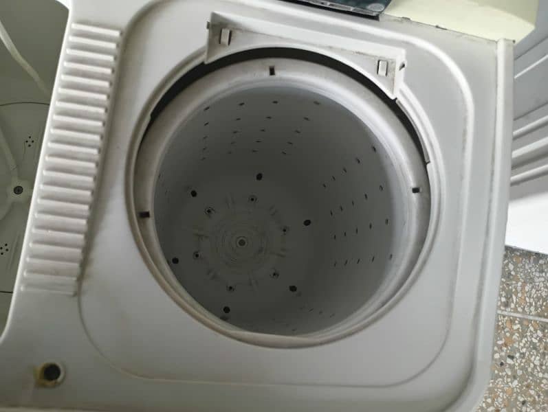 washing machine good condition for sale 4