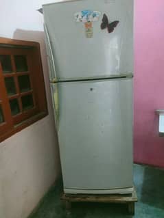 Dawlance refrigerator urgent sell