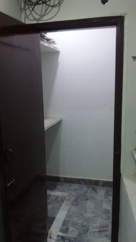 4 BEDS DRAWING DINING FLAT IN BOUNDARY WALL 3