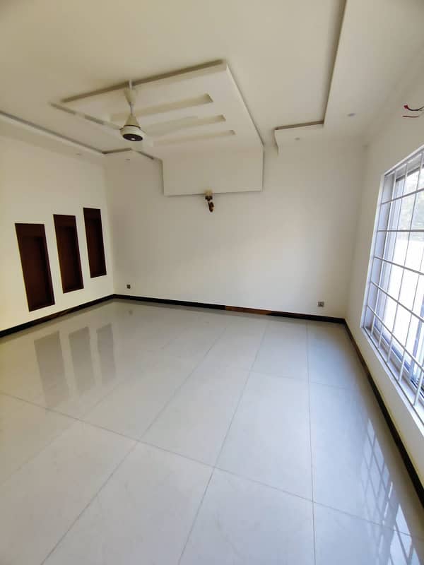 10 Marala 3 Bed Ground Floor Flat For Sale In Askari 14 21