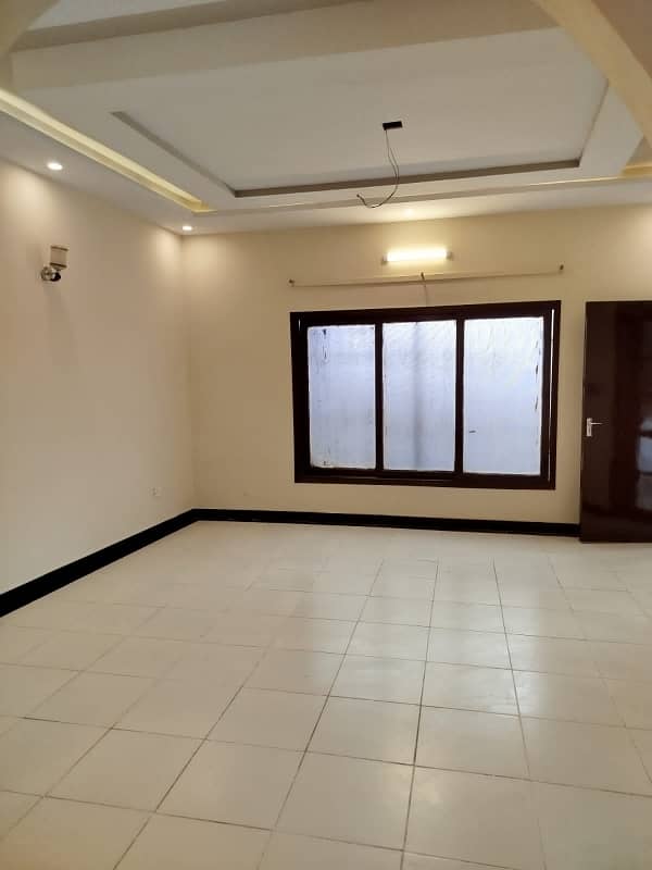 Centrally Located Lower Portion For Rent In Gulshan-E-Iqbal - Block 10-A Available 3