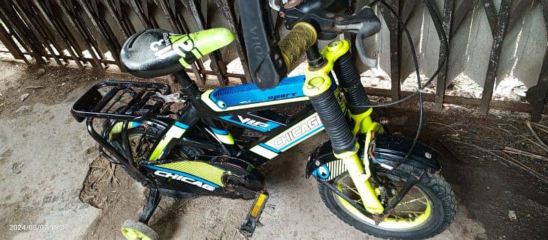 good condition original branded kids cycle 1