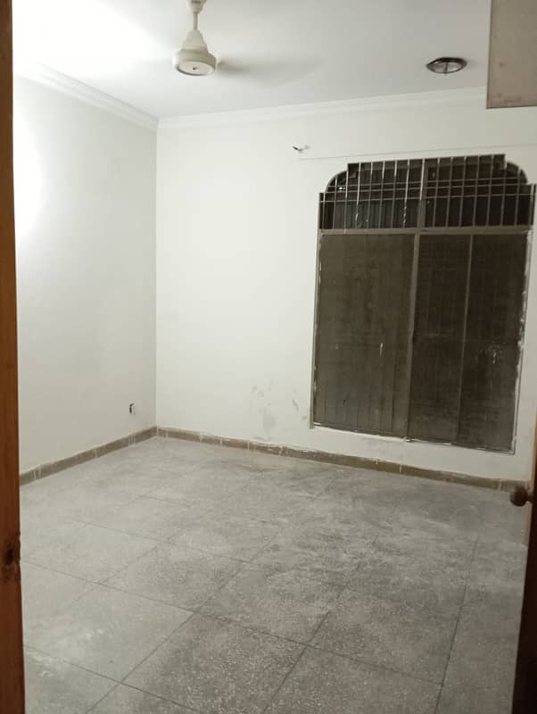 10 MARLA FULL HOUSE AVAILABLE FOR RENT IN DHA PHASE 3 BLOCK Z 8